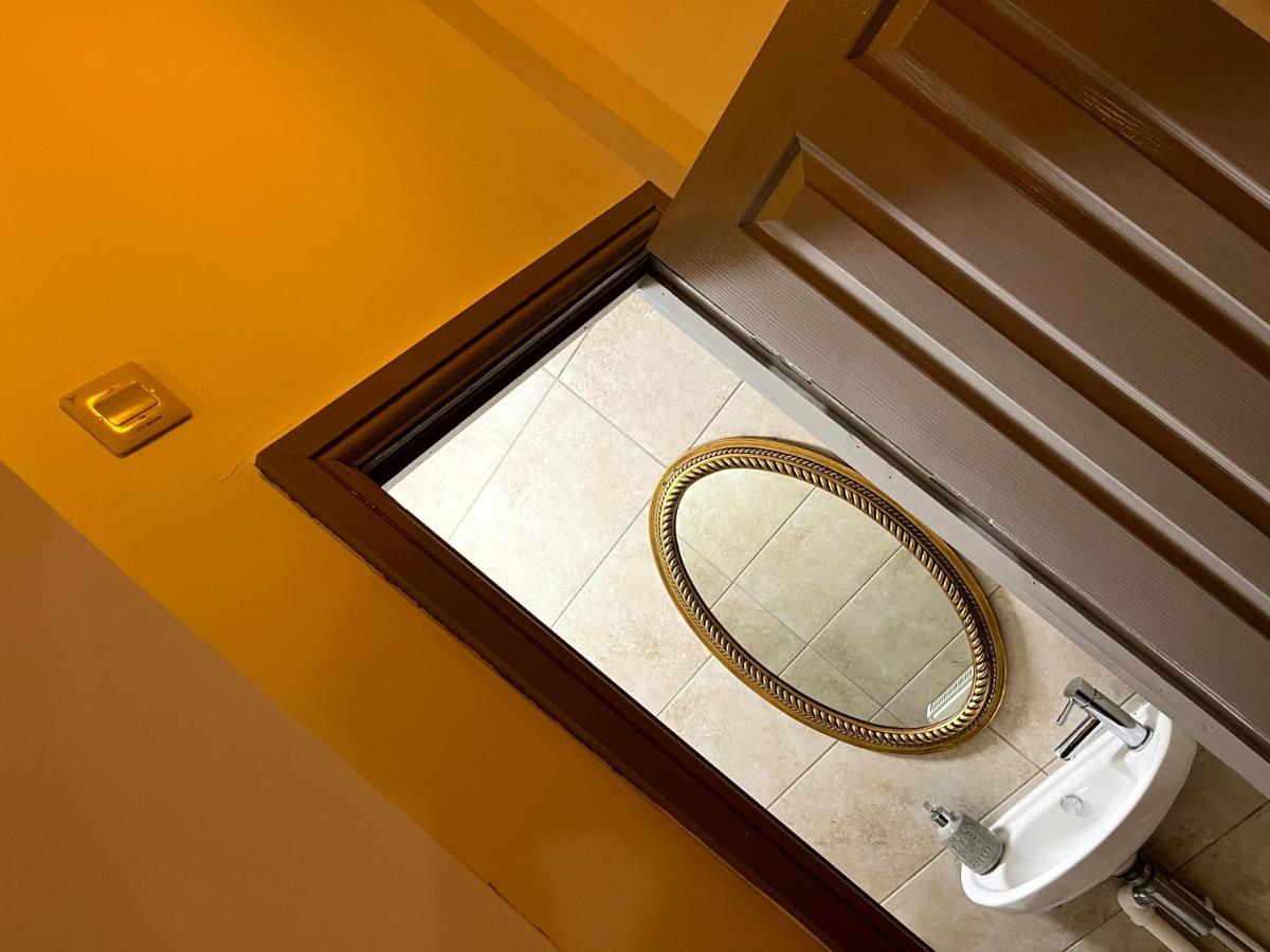 リンカーン Top Floor Bed & Breakfast エクステリア 写真